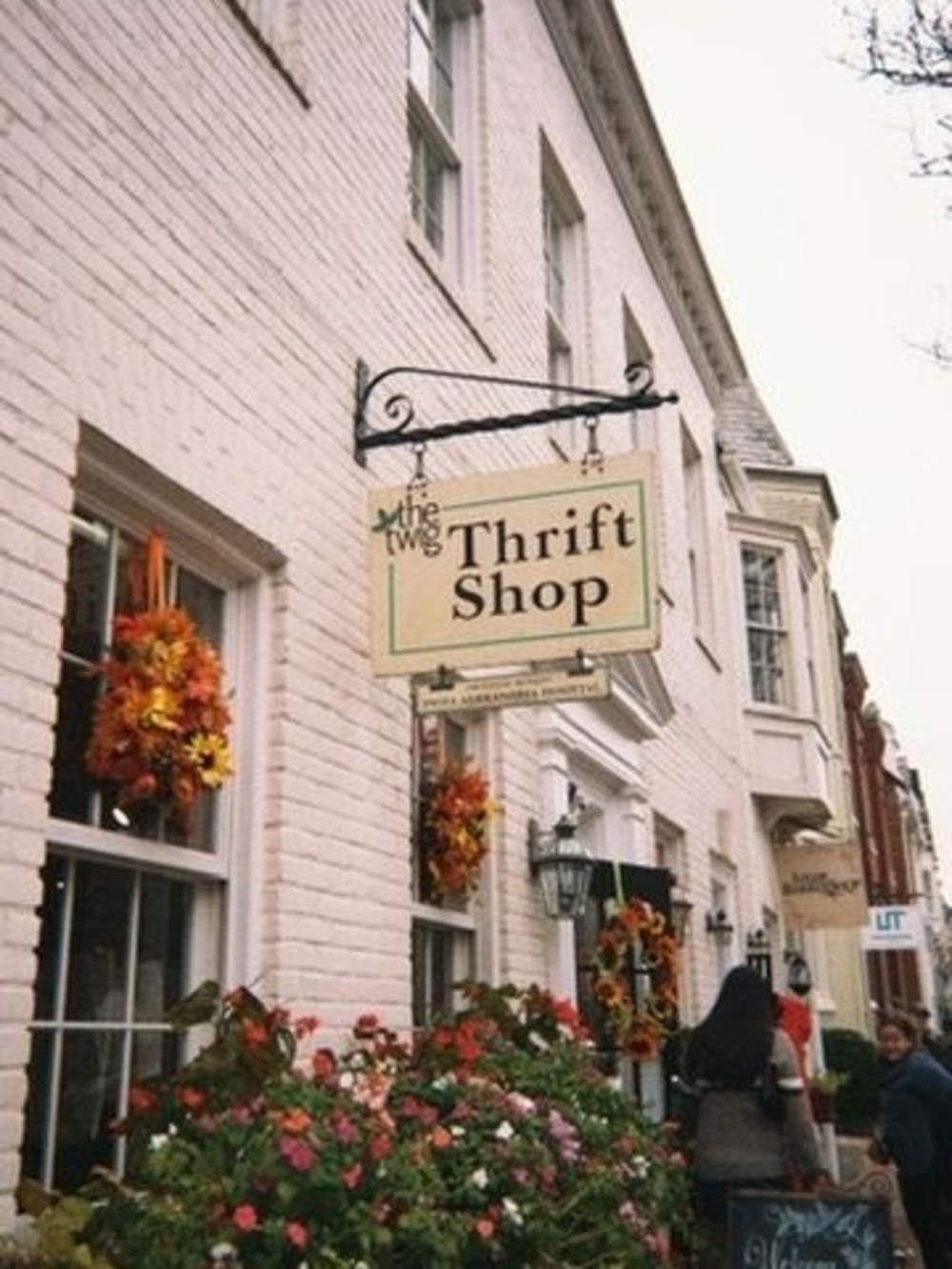 15$ Listing For Live Show
